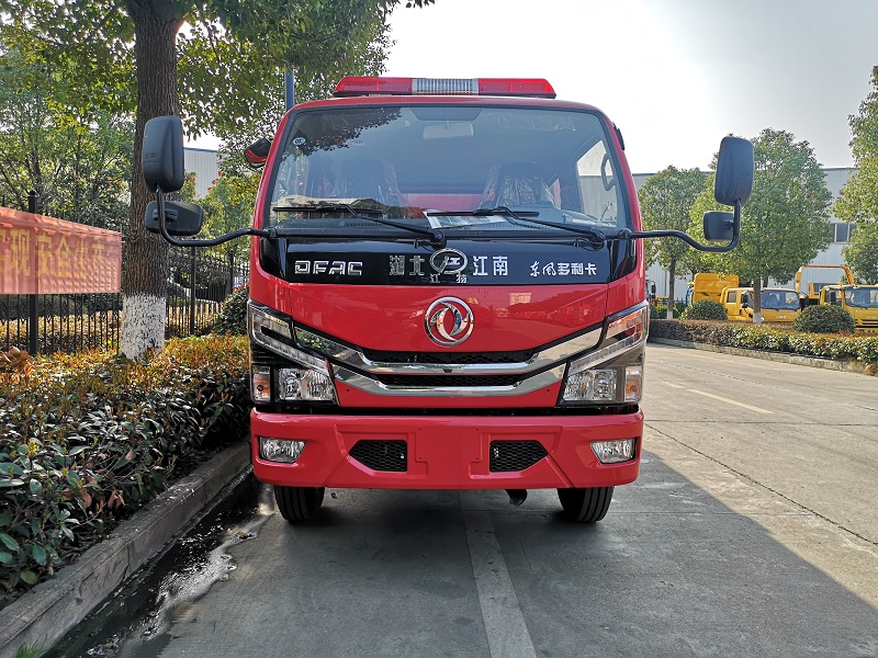 湖北江南：消防救援沖鋒舟運輸車發車