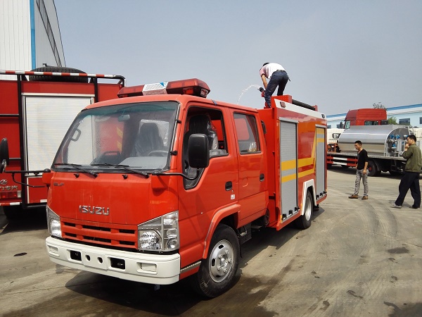 五十鈴2噸水罐消防車【外露罐】